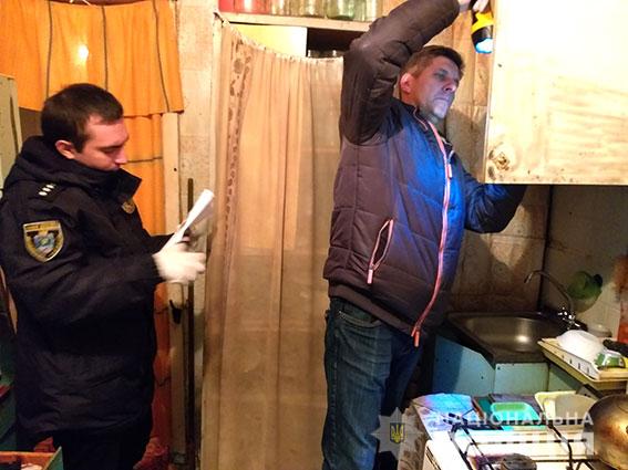 У Миколаєві чоловік по-звірячому розправився з пенсіонеркою заради дози